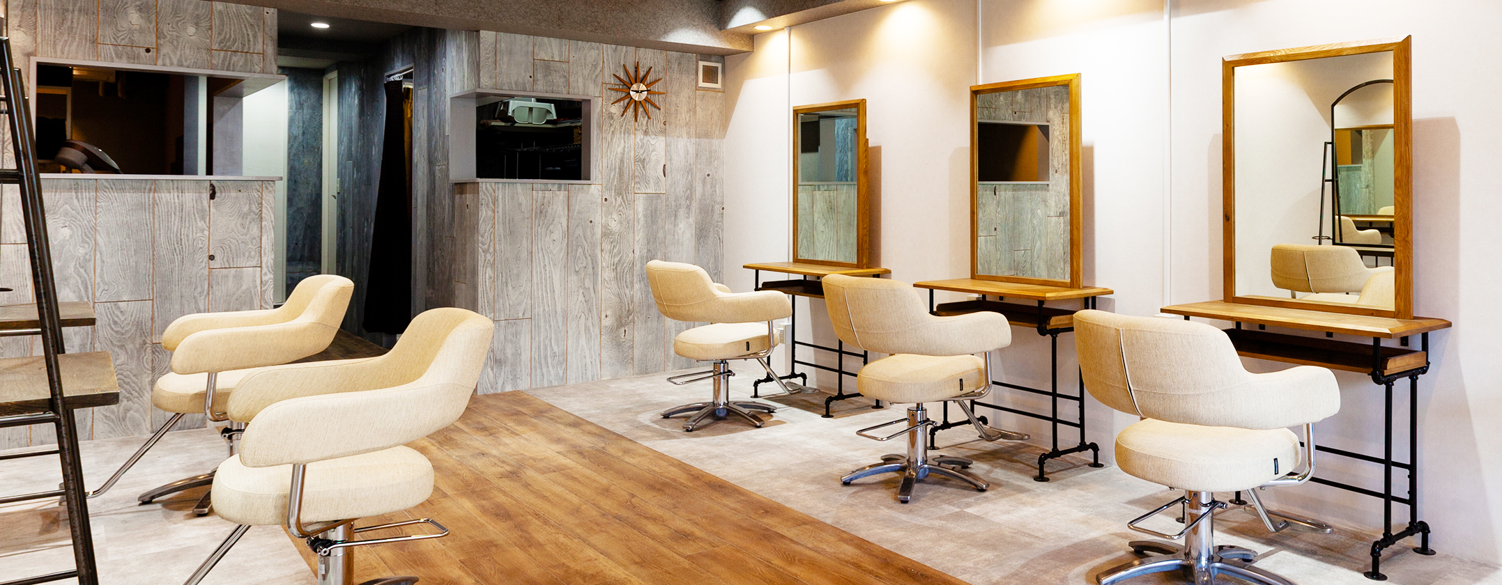 美容室　ループス 六角橋店