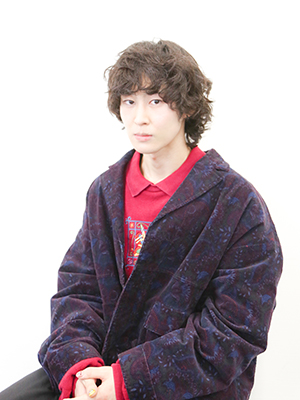 LOOPS鷺沼店　スタイリスト