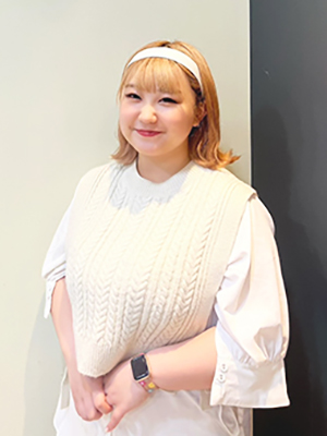 LOOPS鷺沼店　スタイリスト