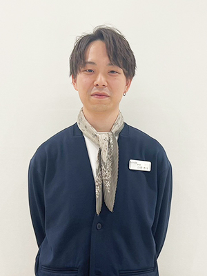 LOOPS鷺沼店　スタイリスト